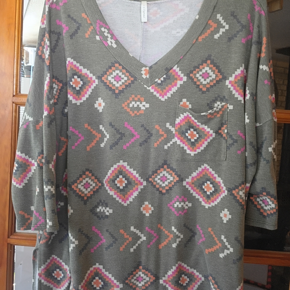 Trendy Geometric V-Neck Long Sleeve Top